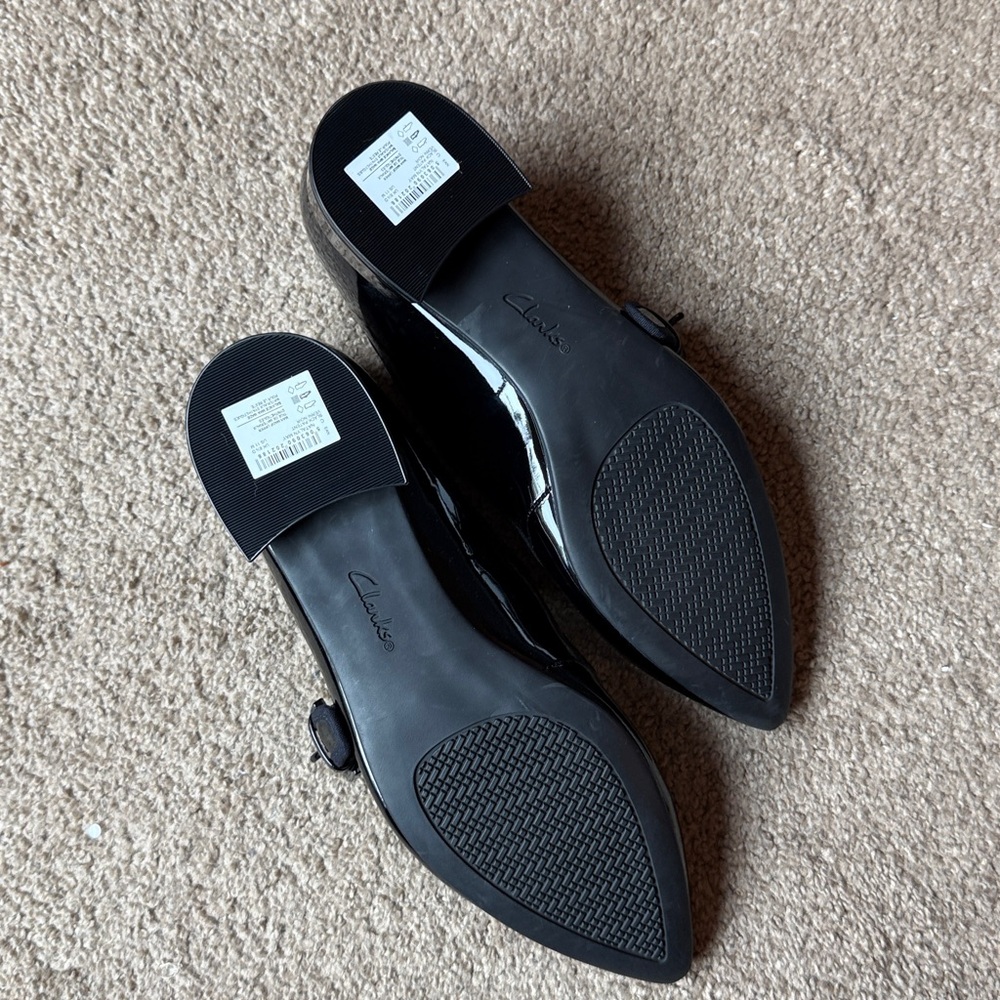Clarks Women's Black Patent Leather Flats - Picture 5 of 5